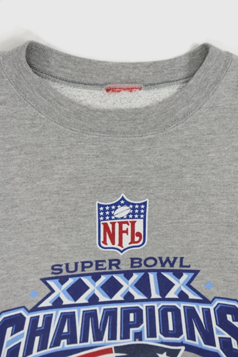 Vintage New England Patriots Super Bowl XXXIX Champions Football Crewneck