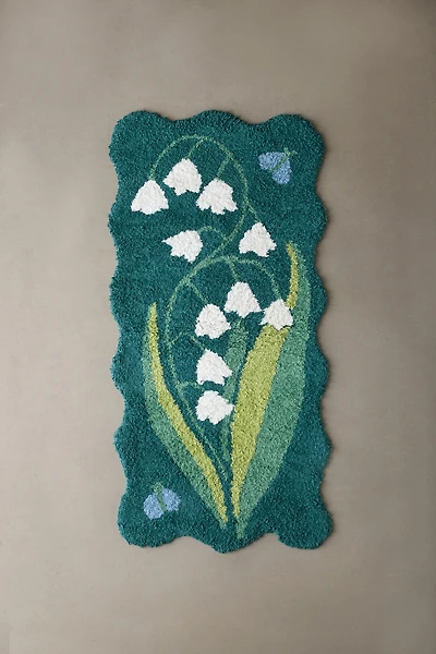 Lily Of The Valley Scalloped Tufted Rug