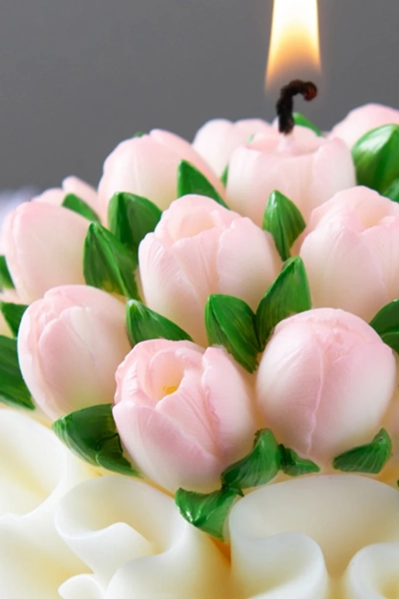 Southlake Gifts Tulip Bouquet Candle
