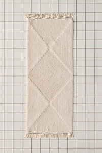 Geo Diamond Looped Tufted Runner Bath Mat