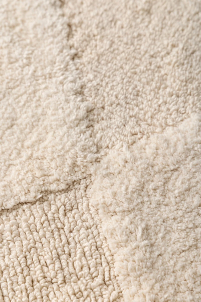 Geo Diamond Looped Tufted Runner Bath Mat