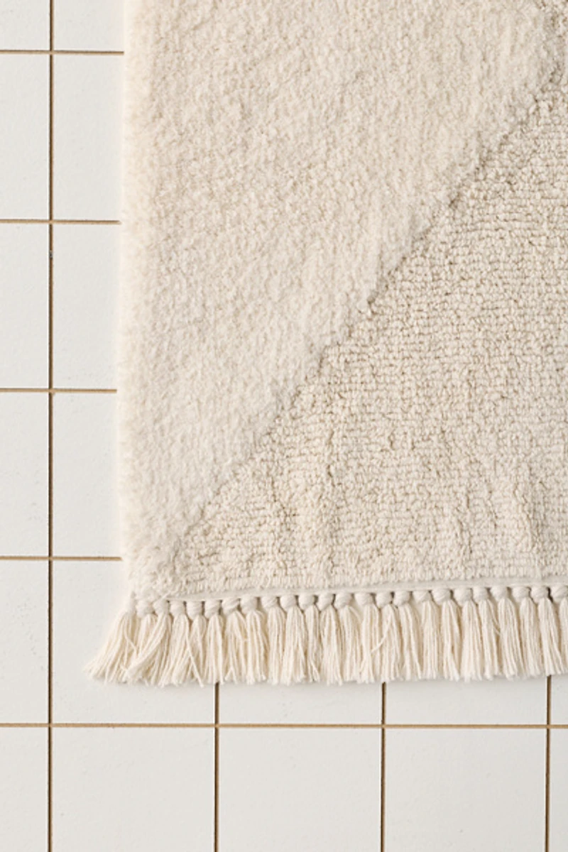 Geo Diamond Looped Tufted Runner Bath Mat