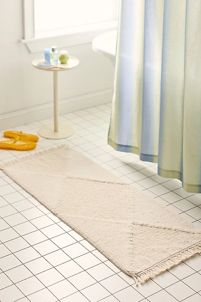 Geo Diamond Looped Tufted Runner Bath Mat