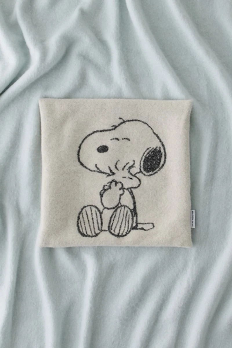 Maison Deux X Peanuts Snoopy Hug Wool Fleece Throw Pillow Case