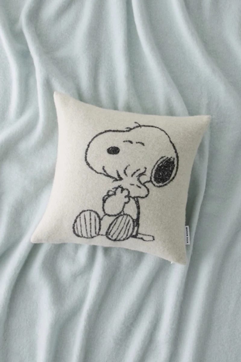 Maison Deux X Peanuts Snoopy Hug Wool Fleece Throw Pillow Case