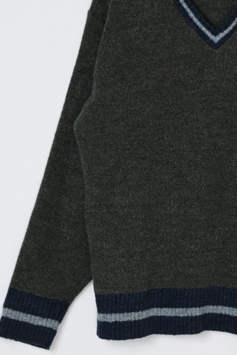 Vintage 90s Dark Green V-Neck Fleece Sweater