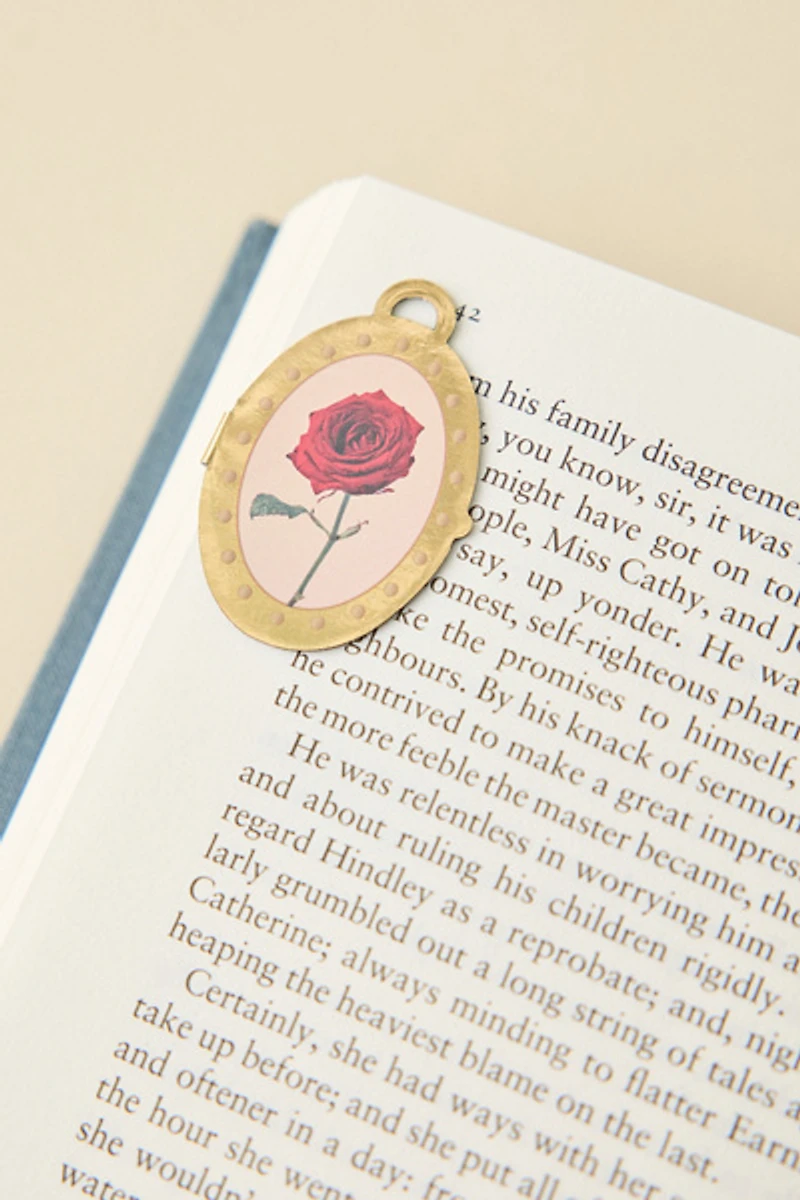 ban.do Locket Shaped Magnetic Bookmark Set