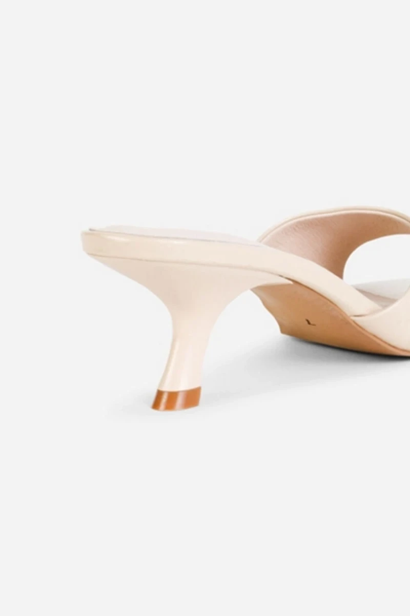 Intentionally Blank Given Mule Heel
