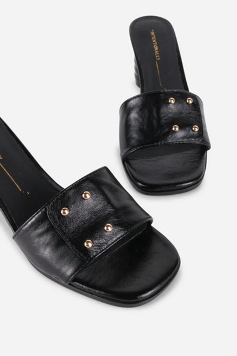 Intentionally Blank Kizmit Mule Heel