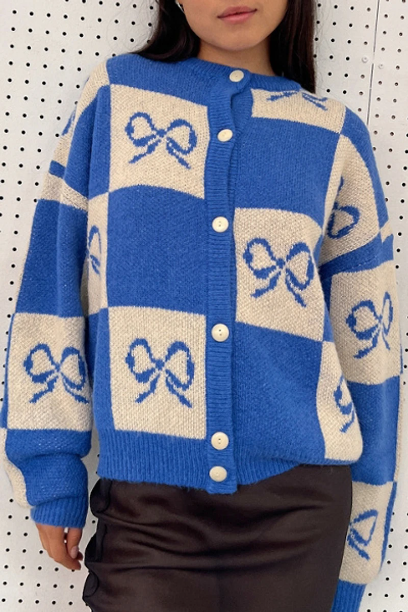 Lisa Says Gah Lauda Cardi
