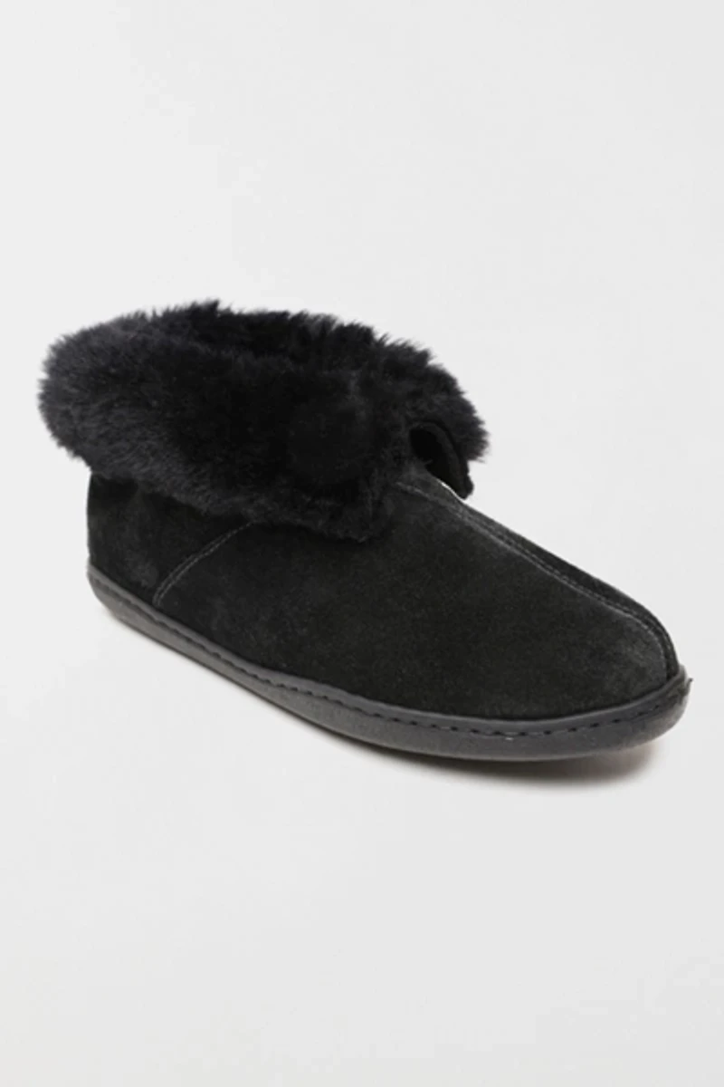 Minnetonka Women's Suede Sheepskin Ankle Boot Slippers