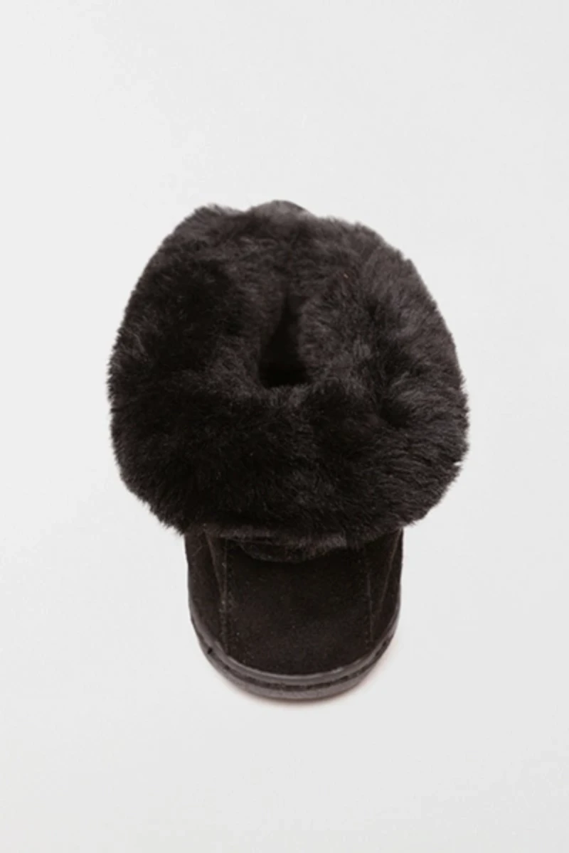 Minnetonka Women's Suede Sheepskin Ankle Boot Slippers