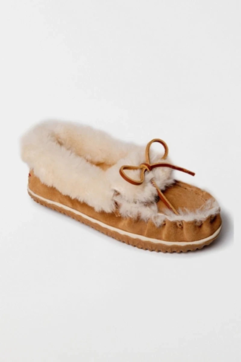 Minnetonka Suede Ultimate Sheepskin Slippers