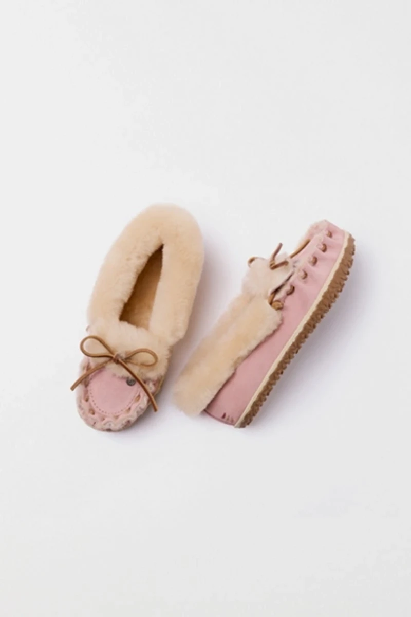 Minnetonka Suede Ultimate Sheepskin Slippers