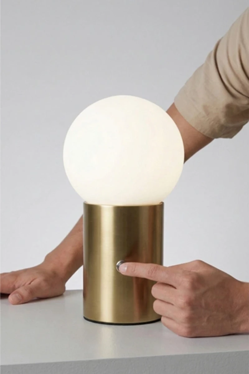 Brightech Kai LED USB Charging Table Lamp