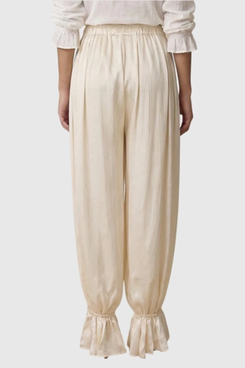 Modenaire Pleated Pull On Pants