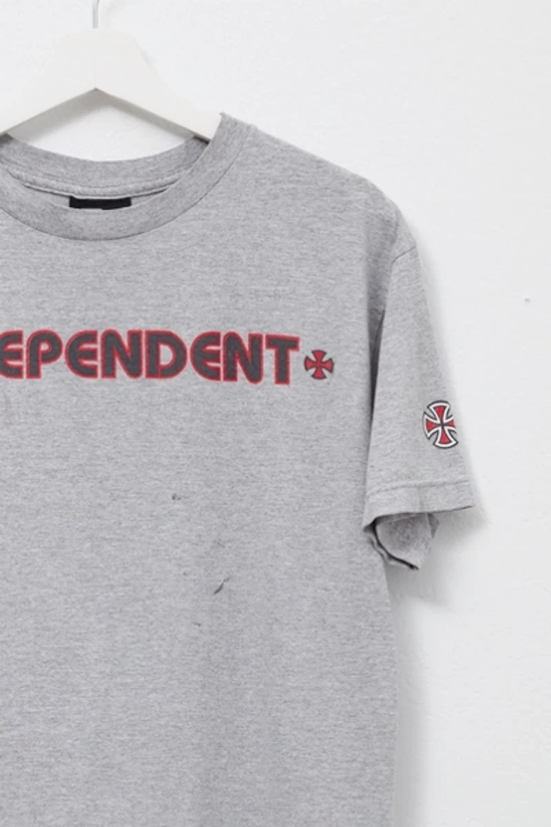 Vintage Y2K Distressed Independent Trucks Skateboard Graphic T-Shirt