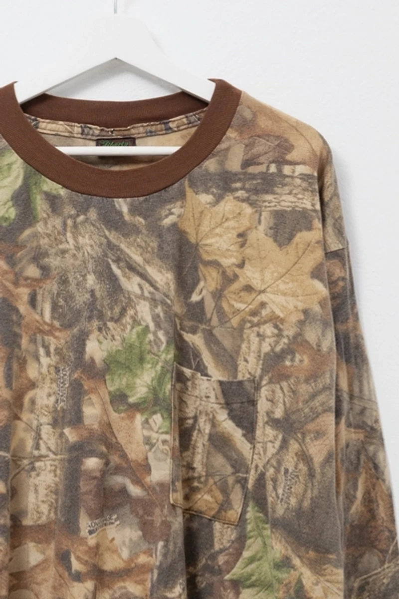 Vintage 1990s Tree Camouflage Distressed T-Shirt Single Stitch Made in USA