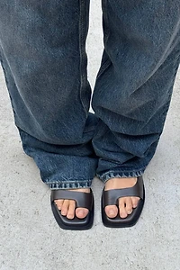 ALOHAS Tebas Leather Sandals
