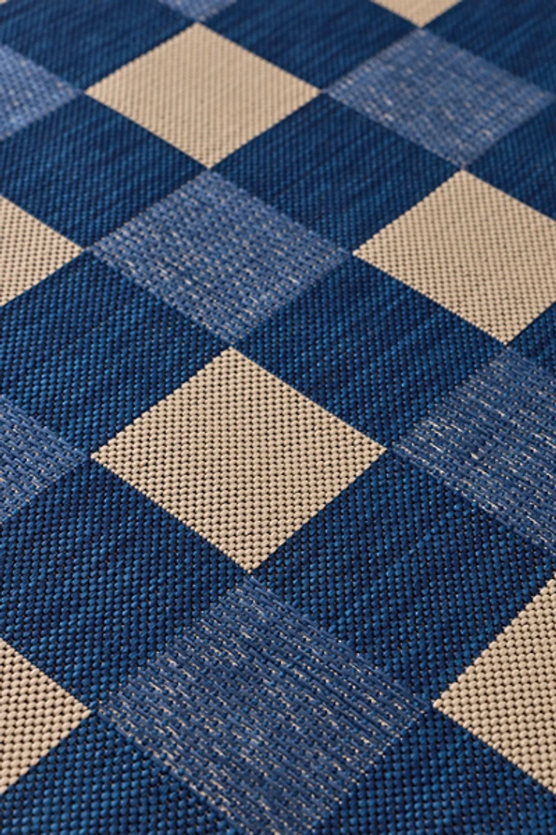 Cillian Checkerboard Indoor/Outdoor Rug