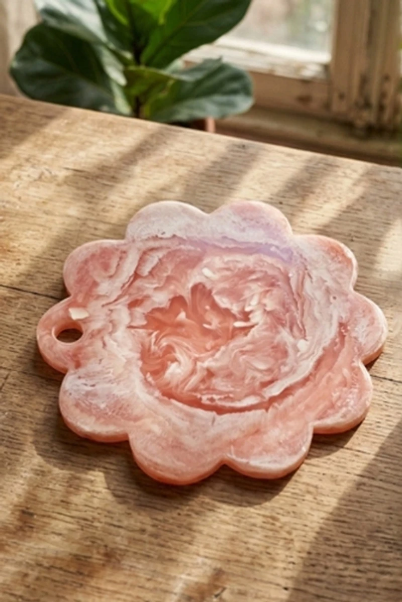 Casa Amarosa Scallop Resin Cheese Charcuterie Board