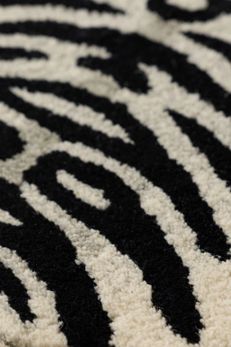 Jungle Tiger Shaped Tufted Wool Rug