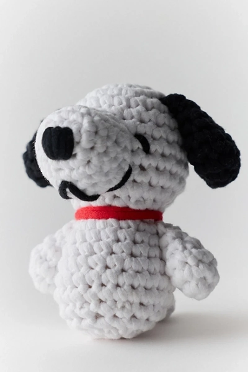 The Woobles Peanuts Snoopy Plushie Crochet Kit