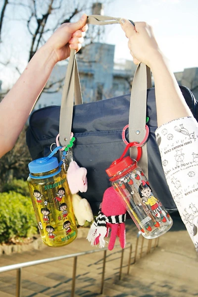 Strawberry Western Chibi Maruko Chan Tanoshii Nalgene Bottle (32oz)