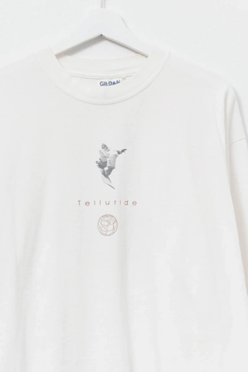 Vintage Y2K Distressed Snowboard Graphic T-Shirt