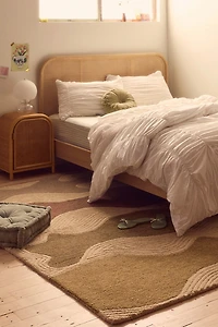 Rush Abstract Hand-Tufted Wool Rug