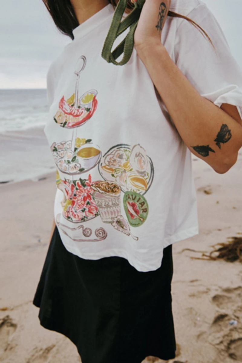 Lisa Says Gah Oyster Tower Charlie Tee