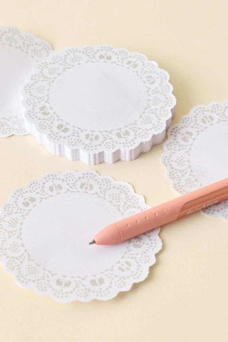 ban.do Tea Time Doily Shaped Sticky Notepad