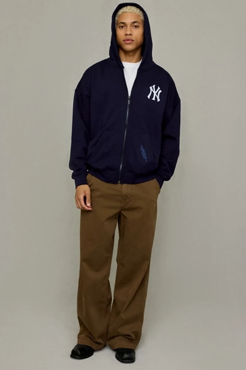 Pro Standard MLB New York Yankees Zip-Up Hoodie Sweatshirt