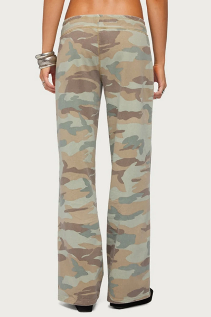 Edikted Kenan Straight Leg Camo Sweatpants
