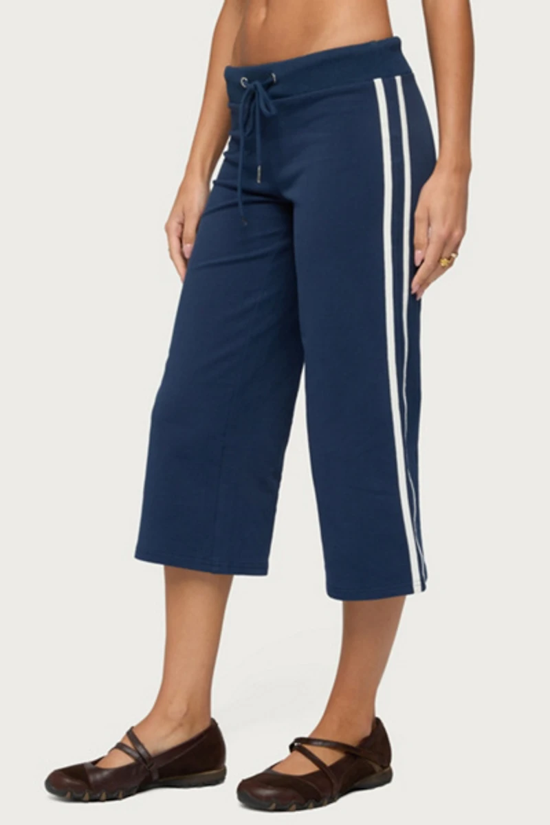 Edikted Zanele Side Stripe Capri Sweatpants