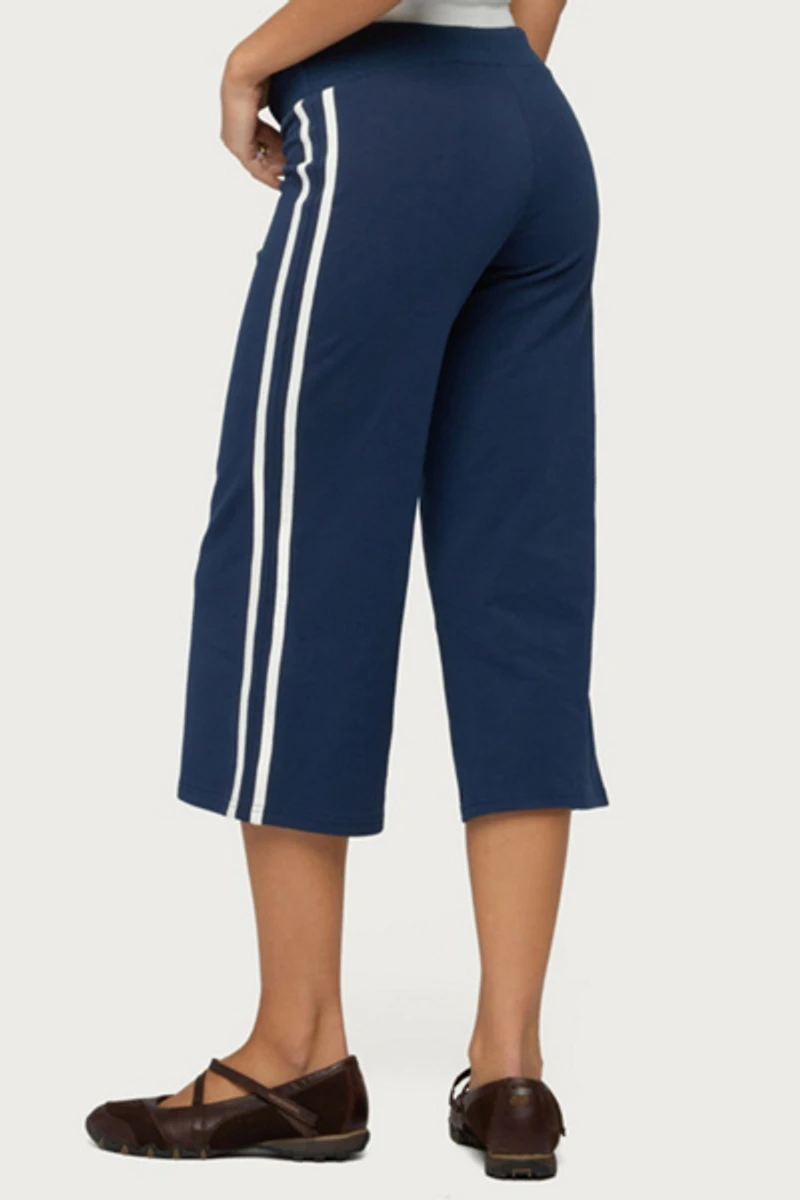 Edikted Zanele Side Stripe Capri Sweatpants