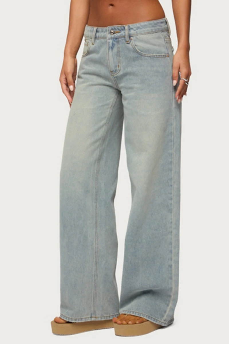 Edikted Quintie Mid Rise Straight Leg Jeans