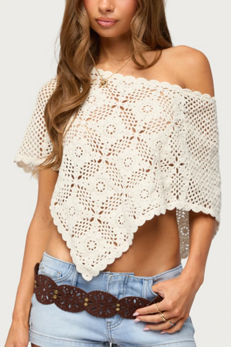 Edikted Lilianna Scalloped Crochet Poncho