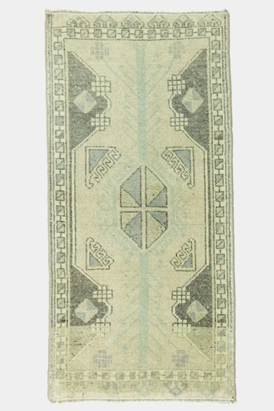 Vintage Turkish Mini Rug No. 750