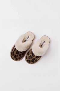 Minnetonka Chesney Leopard Print Suede Faux Fur Lined Scuff Slippers