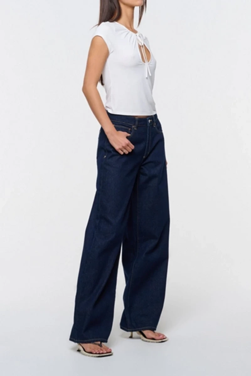 Abrand Sweetheart Keyhole Tee