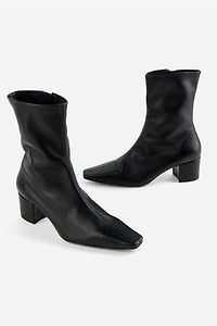 Intentionally Blank Carlton Heeled Mid Boot