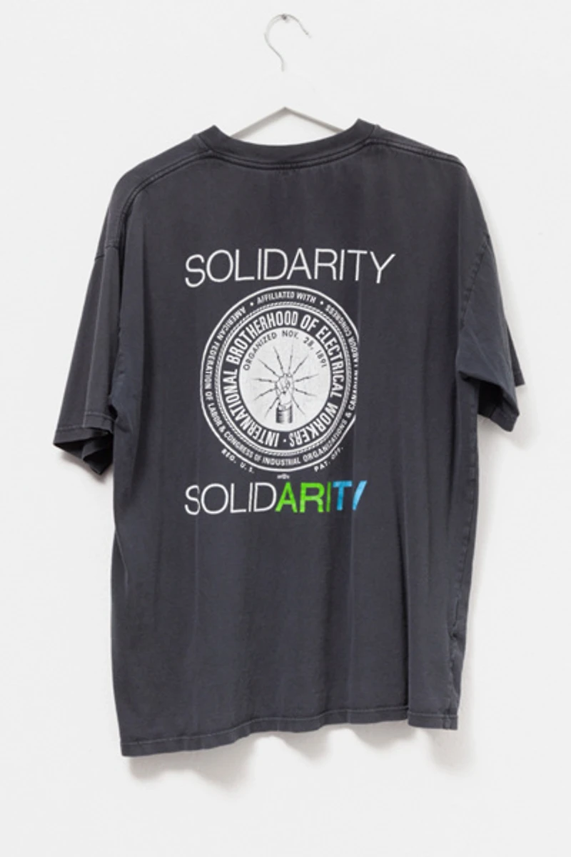 Vintage Y2K Distressed Black Graphic Broadcast T-Shirt