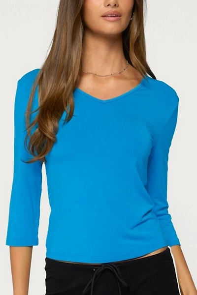 Edikted Toralei Three-Quarter Sleeve V Neck Top