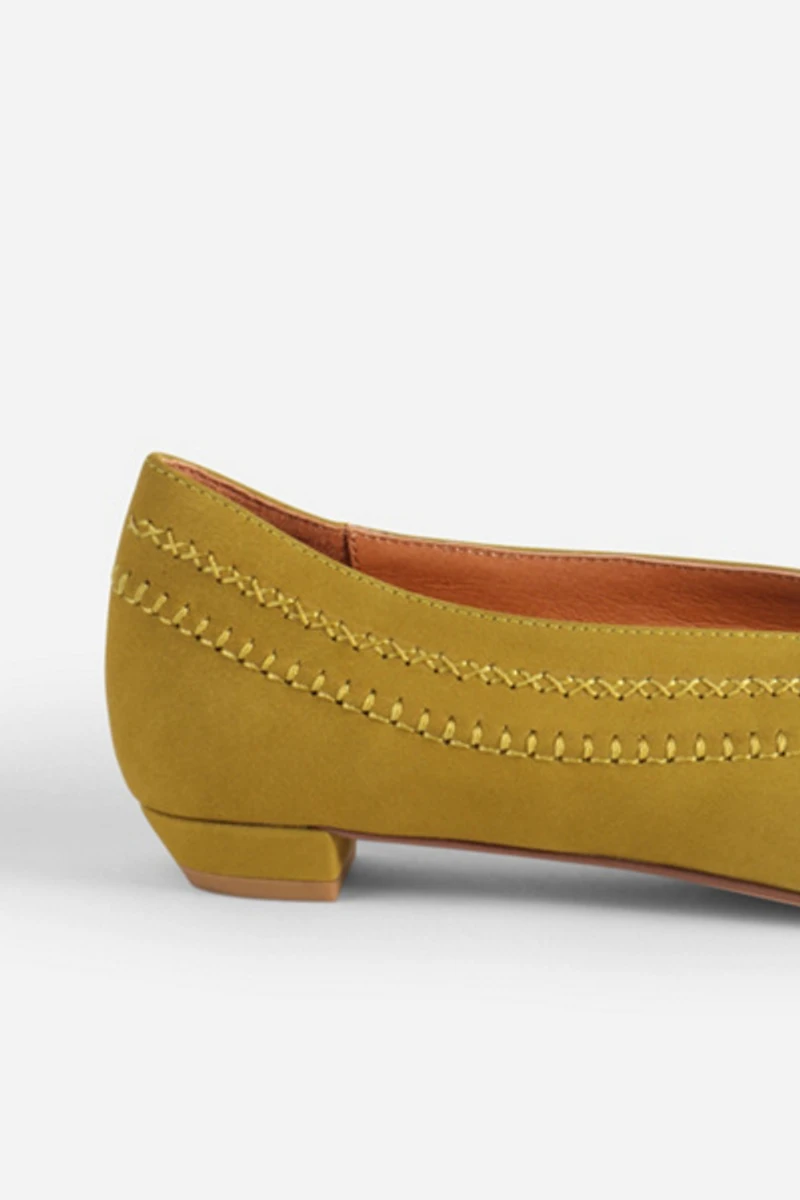 Intentionally Blank Lofty Snipped Toe Ballet Flat
