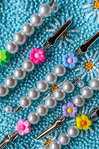Burner Babe Flower Pearl J Clip