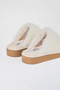 Minnetonka Chesney Hi Scuff Slippers