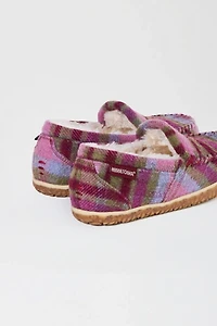 Minnetonka Tempe Slippers