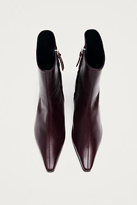 ALOHAS Ambar Rift Leather Ankle Boots