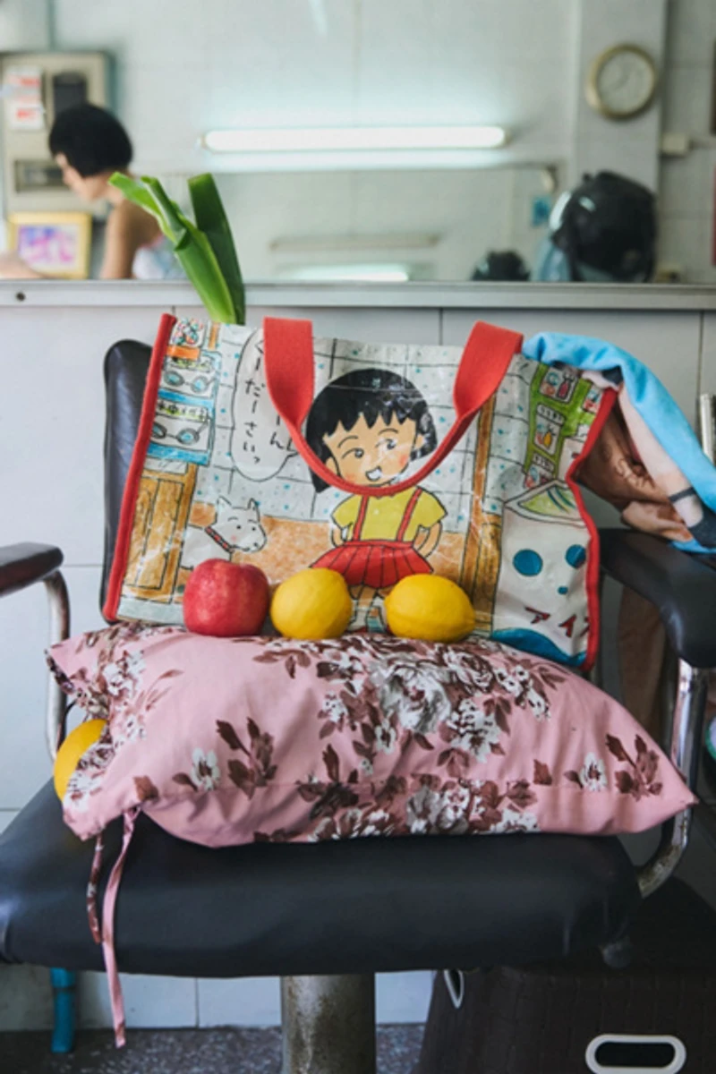 Strawberry Western Chibi Maruko Chan Carryall Bag